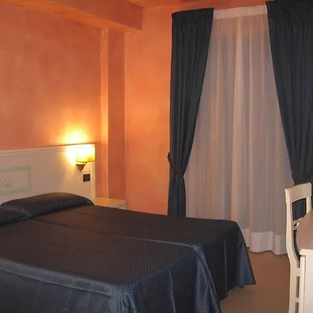 Hotel Kalos Giardini-Naxos