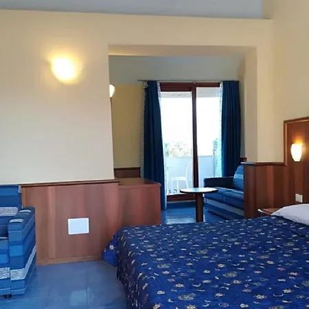 Kalos גיארדיני נאקסוס