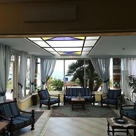 Kalos Hotel