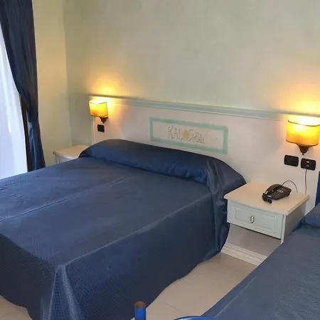 Kalos Hotel 3*